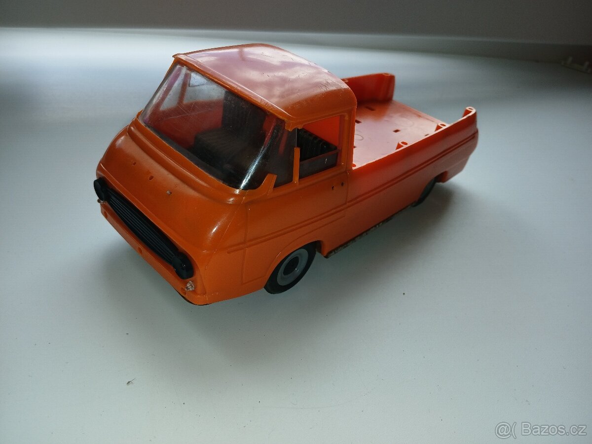 Skoda 1203 kdn oranžová 1:20