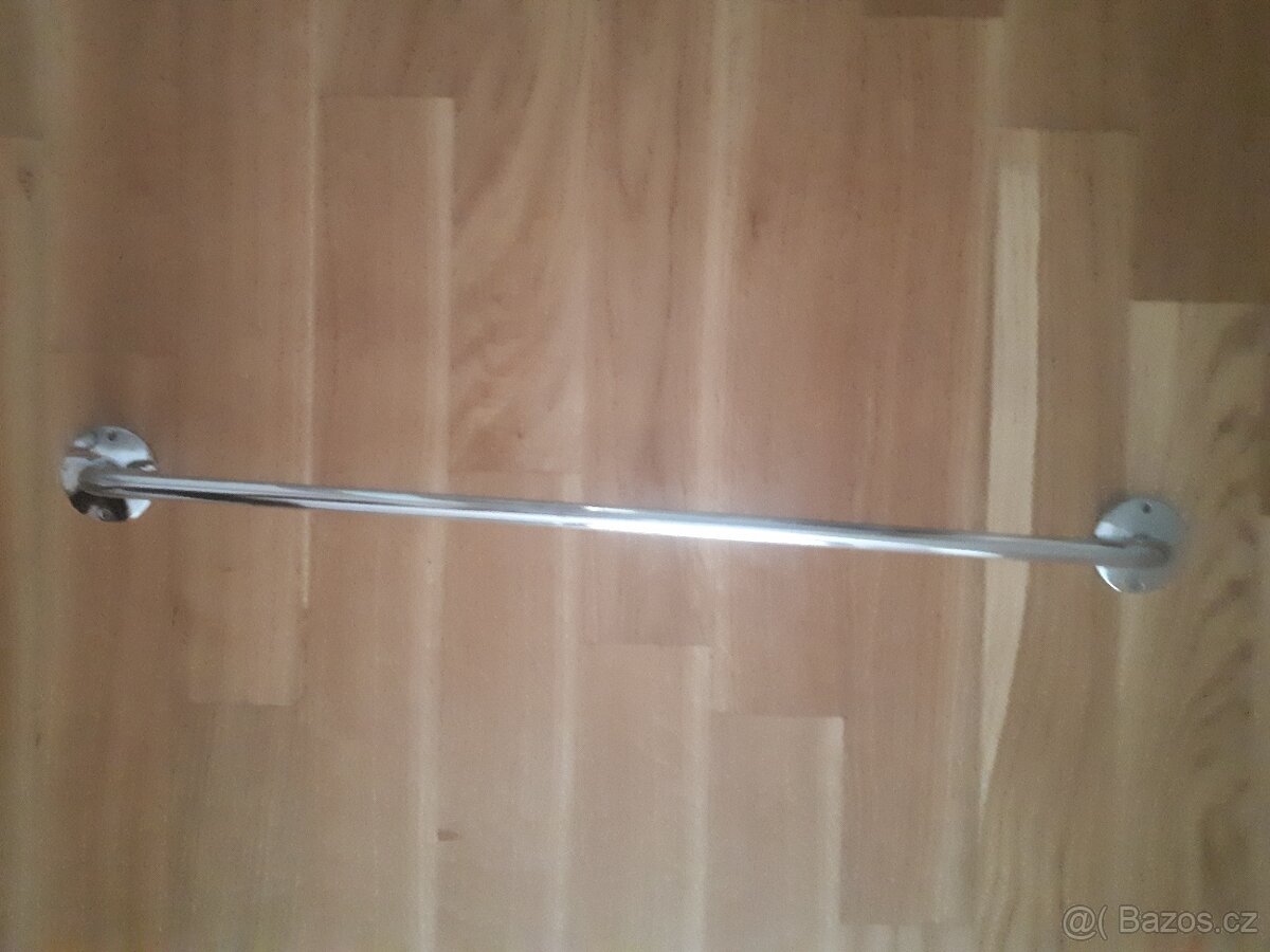 Nové chrom.držáky na ručník, 55cm