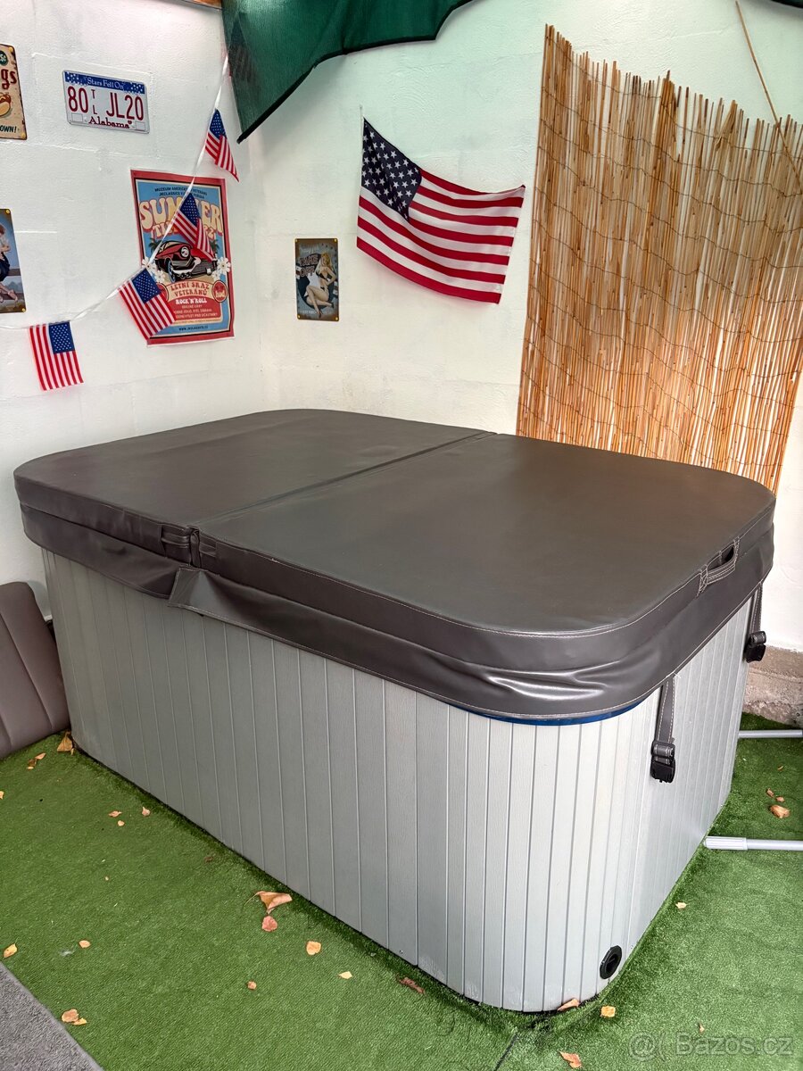 Vířivka Canadian Spa