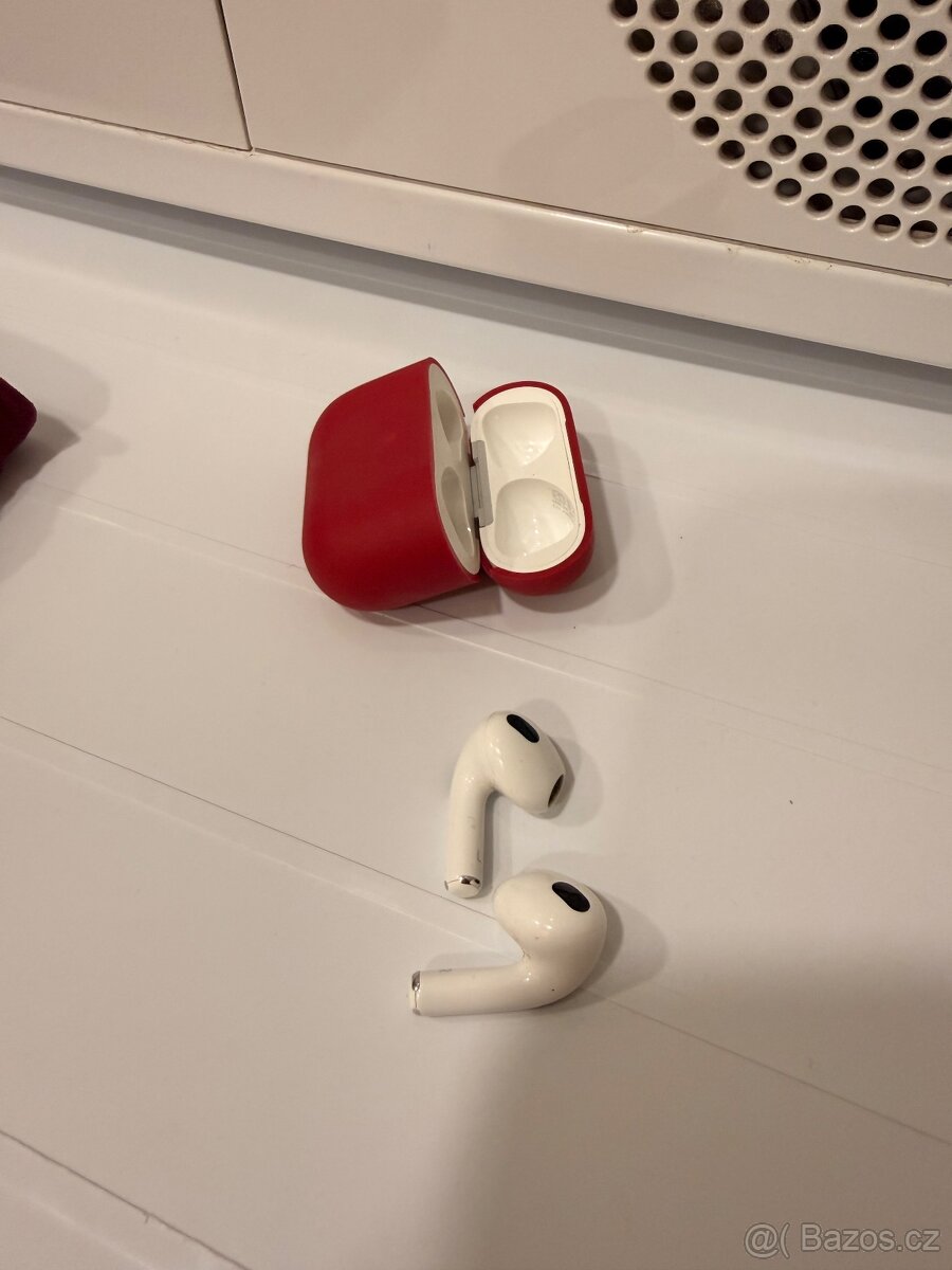 Apple AirPods 3. generace