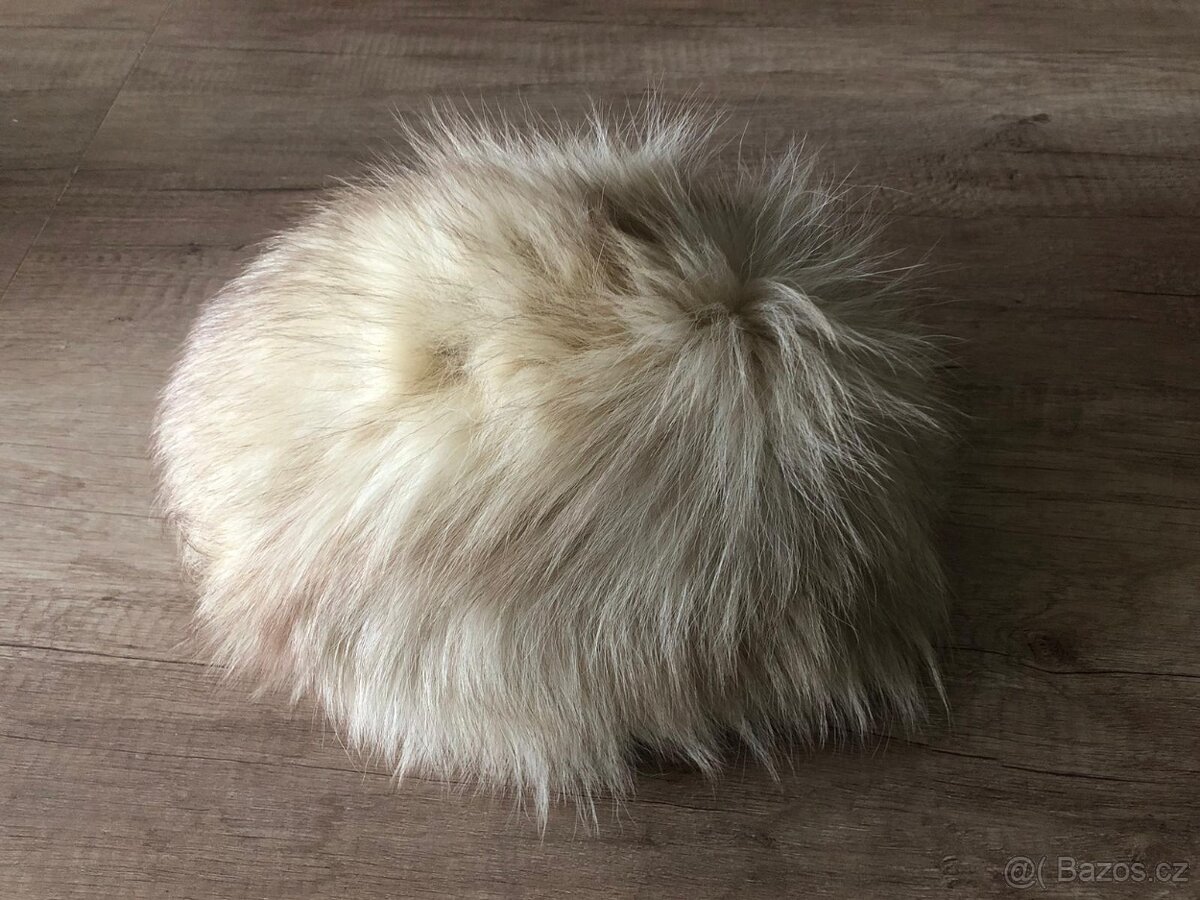 KOŽEŠINOVÁ ČEPICE A LÍMCE