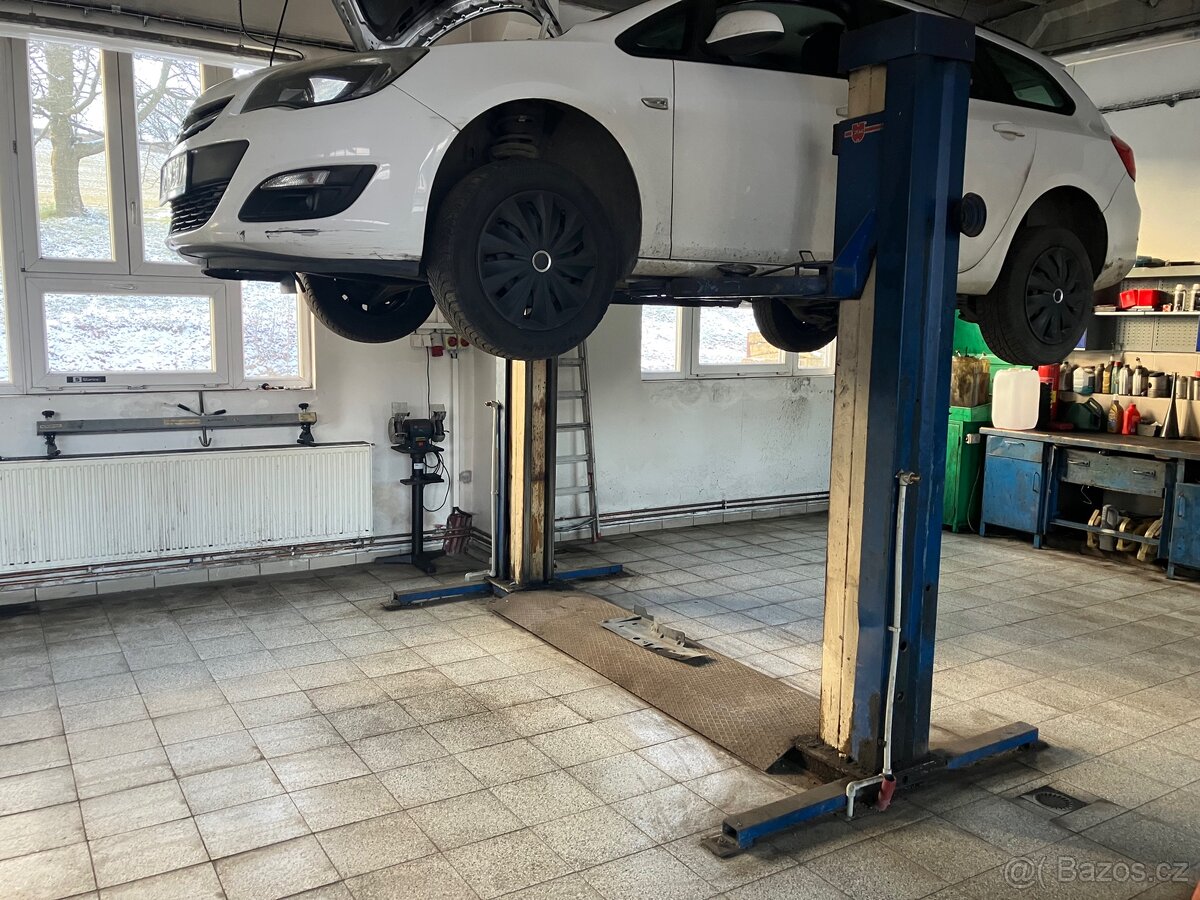 Dvousloupový zvedák Ravaglioli