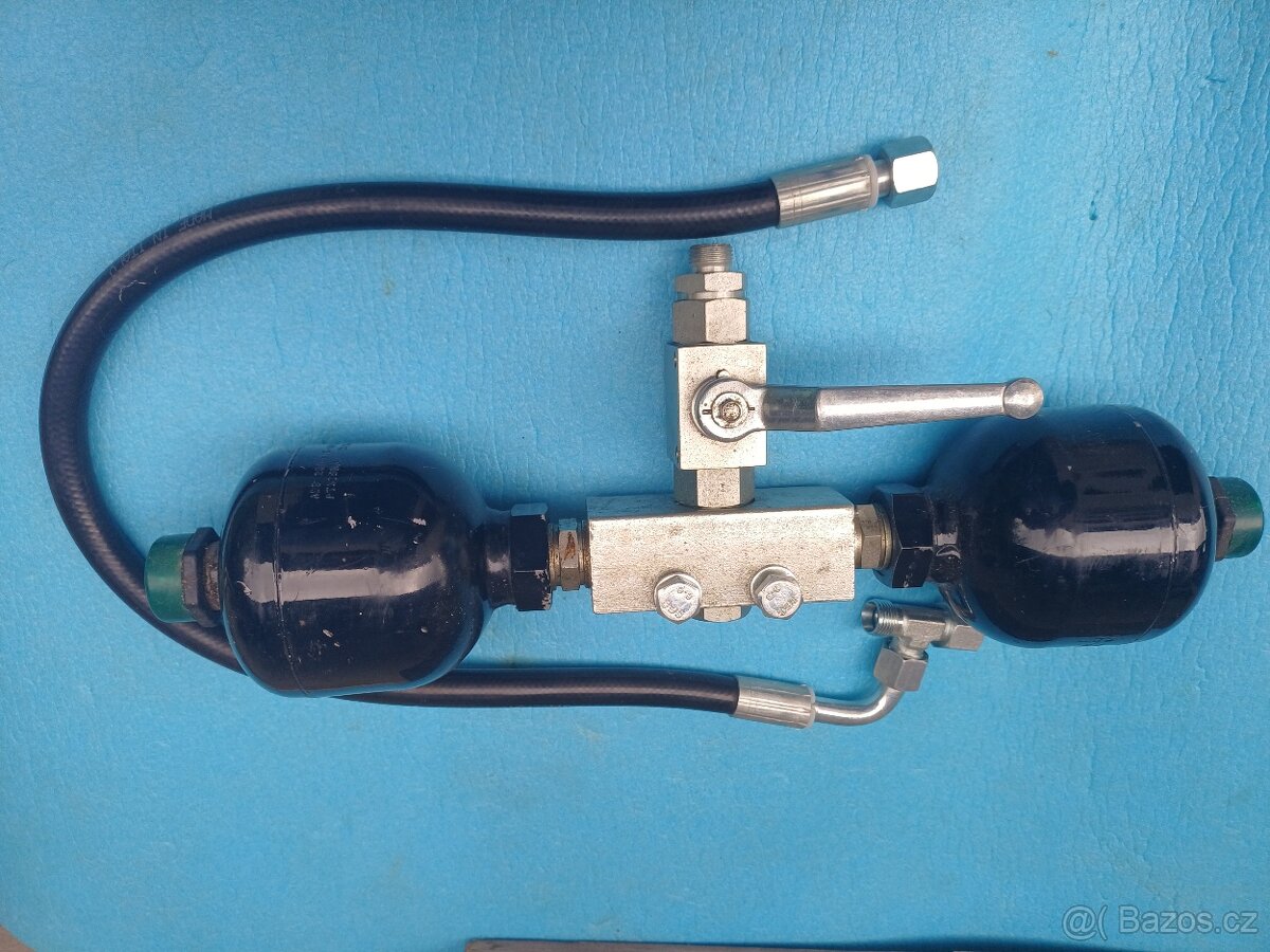 Tlumič rázů 2 baňkový s mech. kohoutem