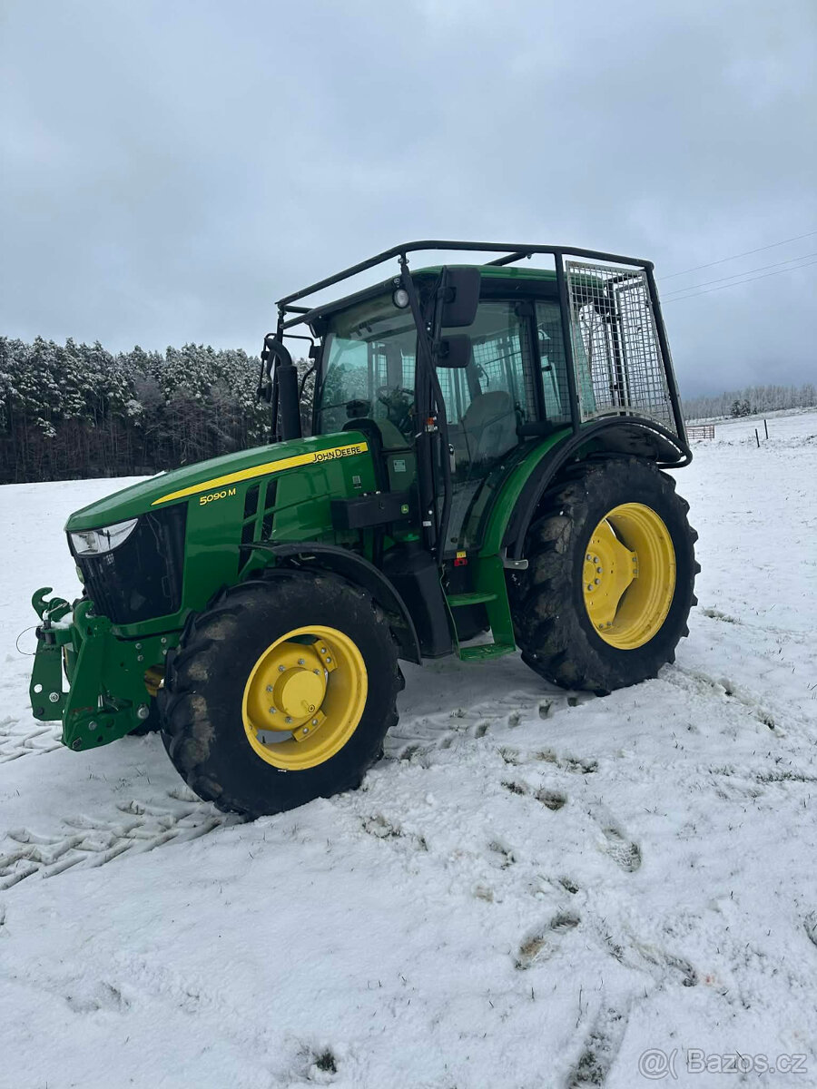 John Deere 5090 M lesní traktor UKT