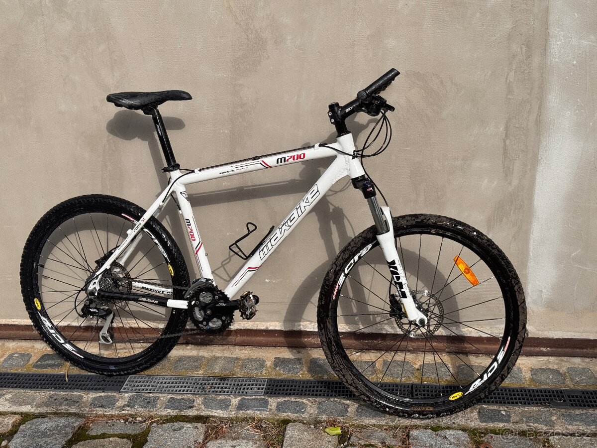 Horské kolo Maxbike M700 výborný stav vel 19,5