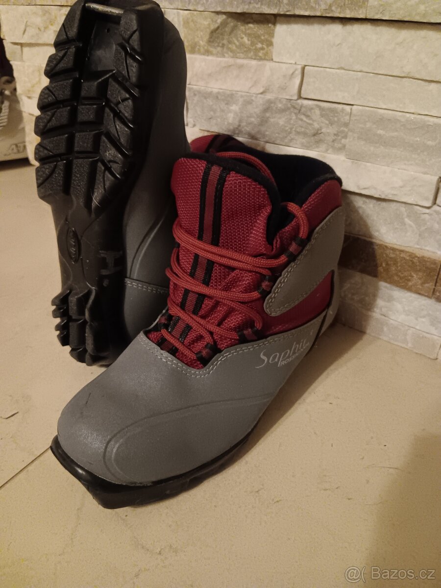 Běžecké boty 38