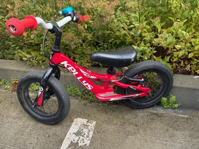 odrážedlo KELLYS, velikost 12