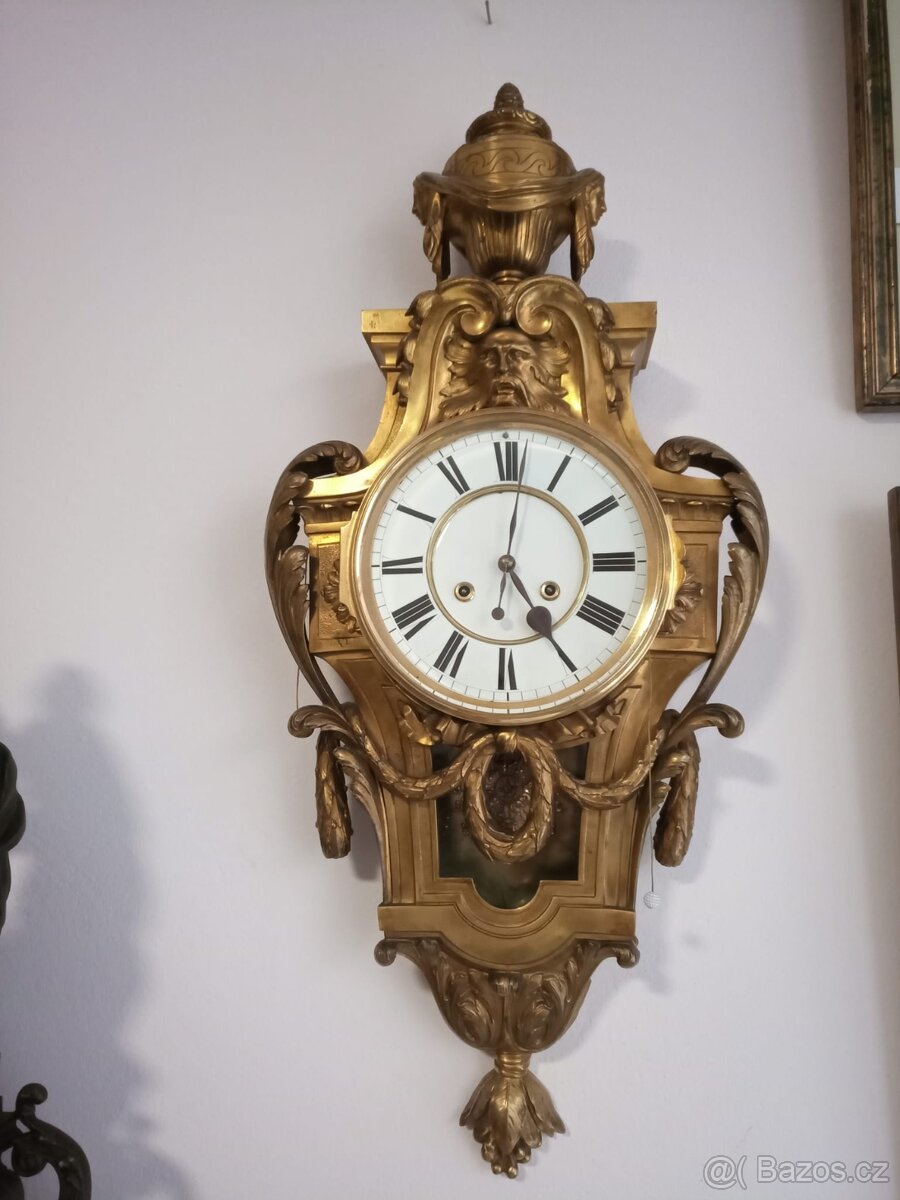 Bronzové zlacené hodiny