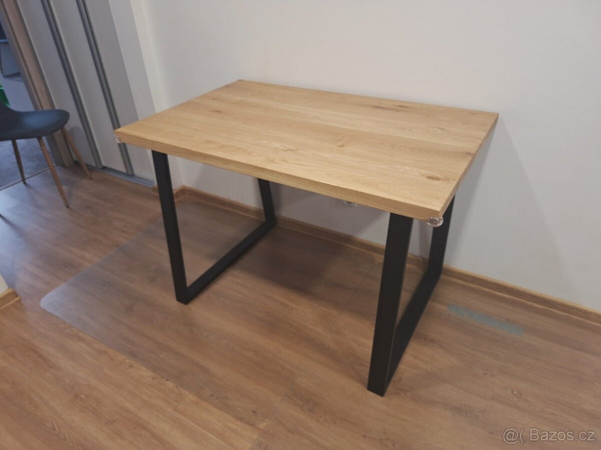 Jídelní stůl dub