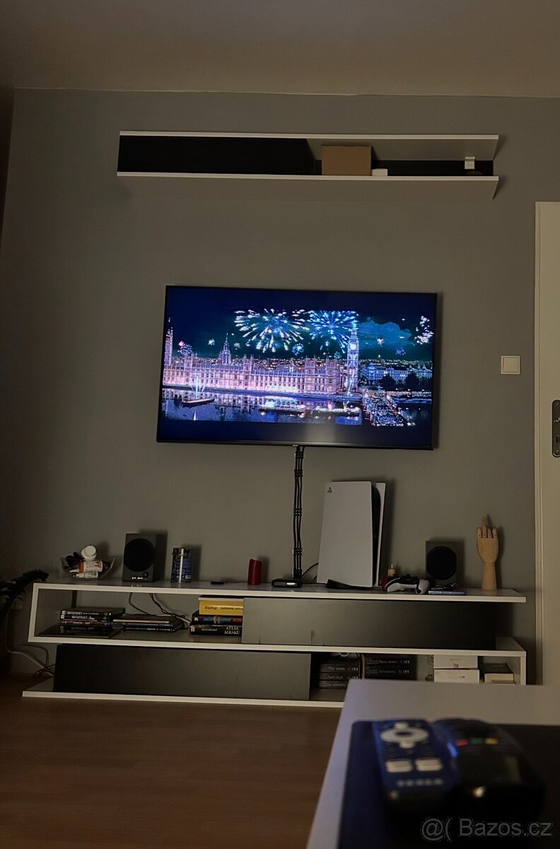 Prodám obývací stěnu SIMS bílá, černá