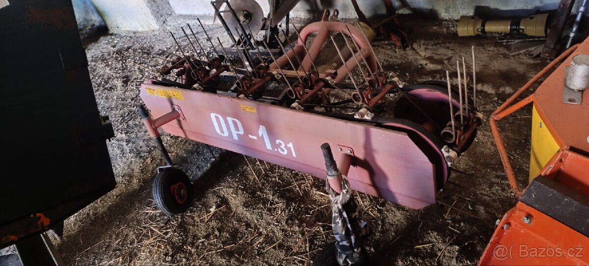 Nahrabovač / Shrnovač sena malotraktor