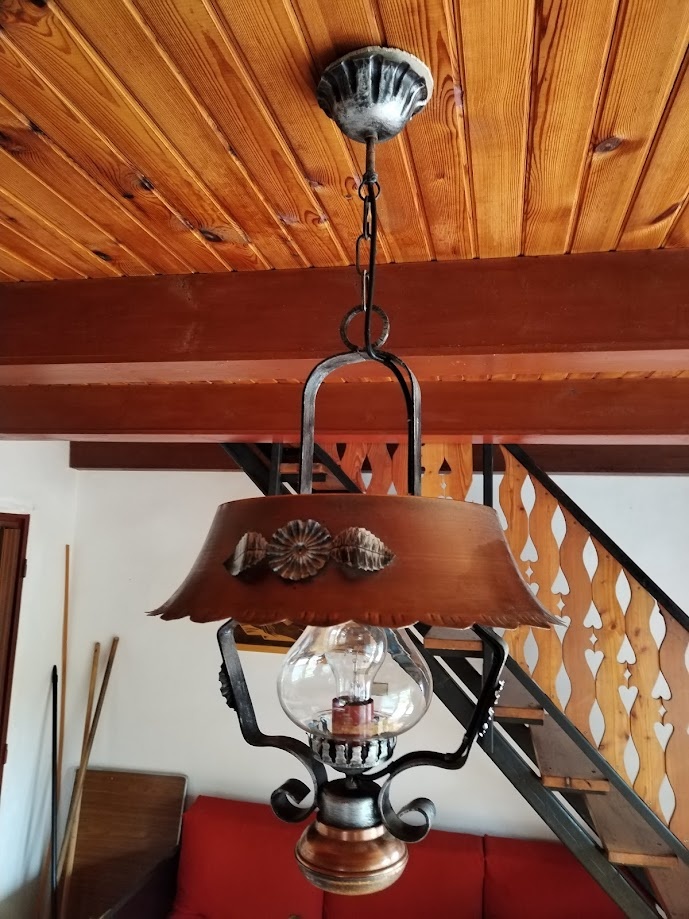 Stylový ozdobný, kovový lustr (SRN)