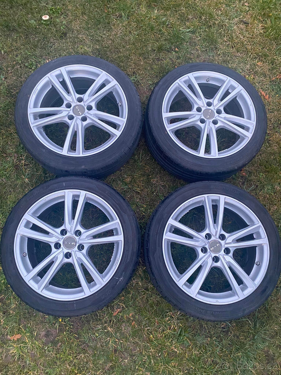 Letní pneumatiky vč. disků z vozu mercedes C220 bluetec