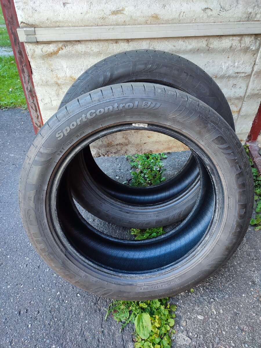 Letní pneu 215/55 R17