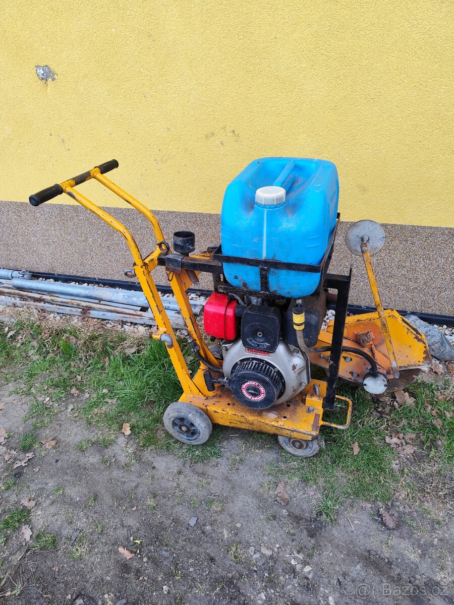 Prodám řezačku spár