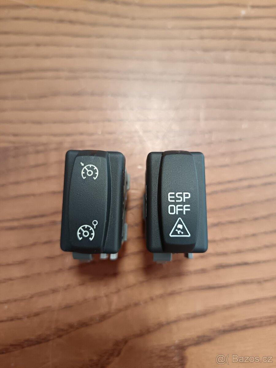 Renault - ovladač tempomatu a ESP