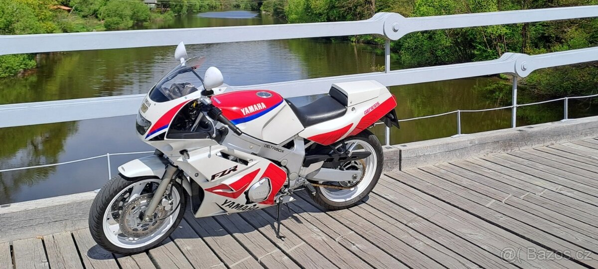Yamaha FZR 600 3HE