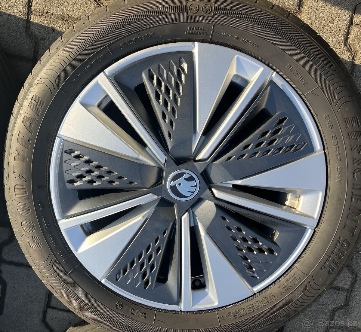 Škoda Karoq 7x17 5x112 ET45 pneu 215/55 R17 94V
