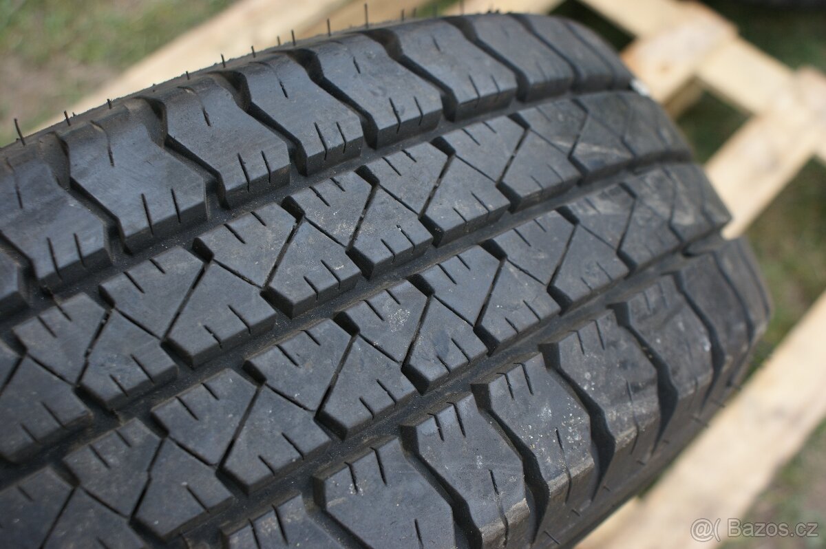 2ks letních pneu 205/70R15 C R15C Goodyear