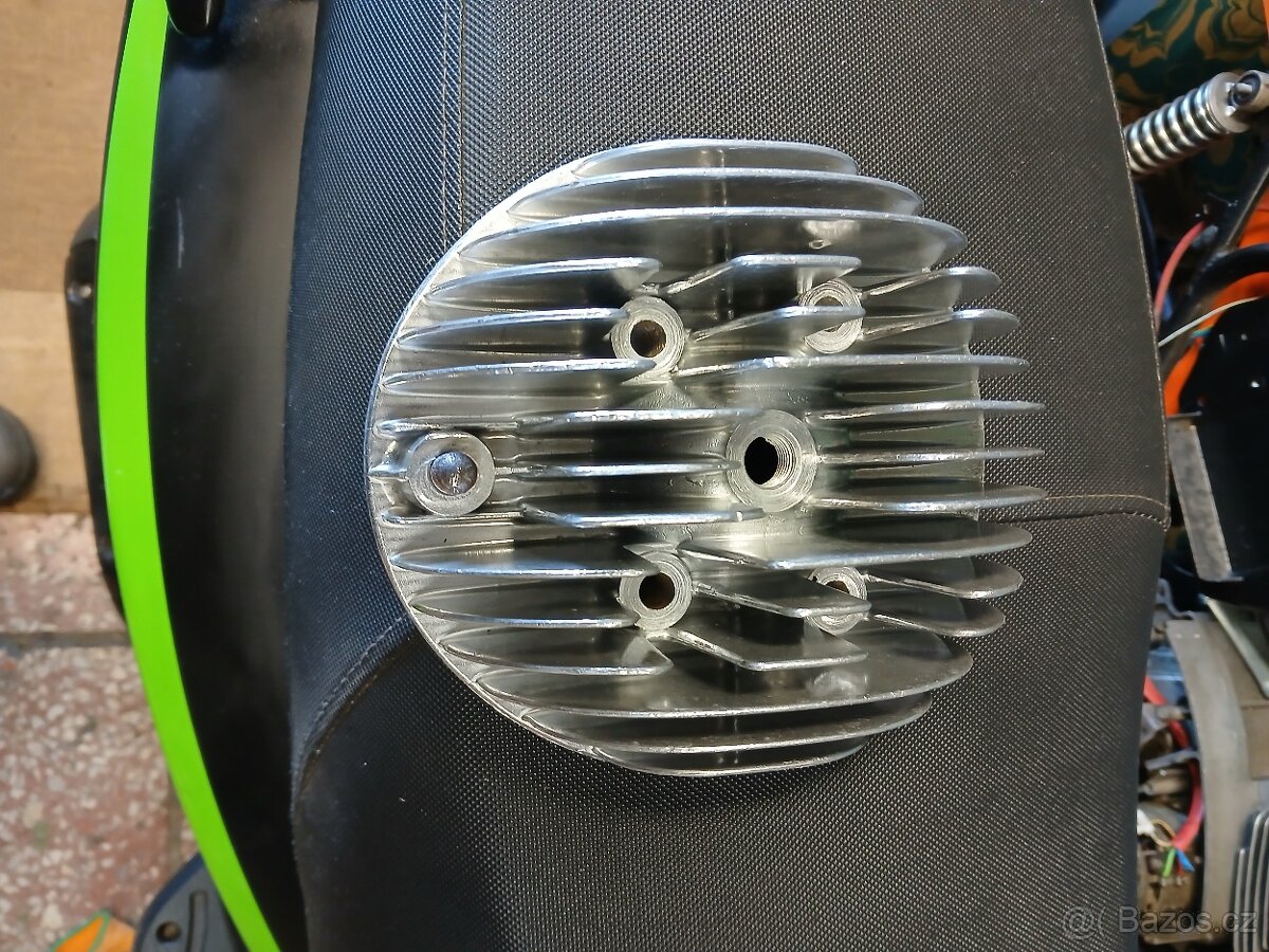 Hlava čz 175/450 jako nova 1000kc