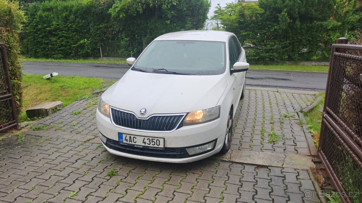 Osobní automobil ŠKODA RAPID
