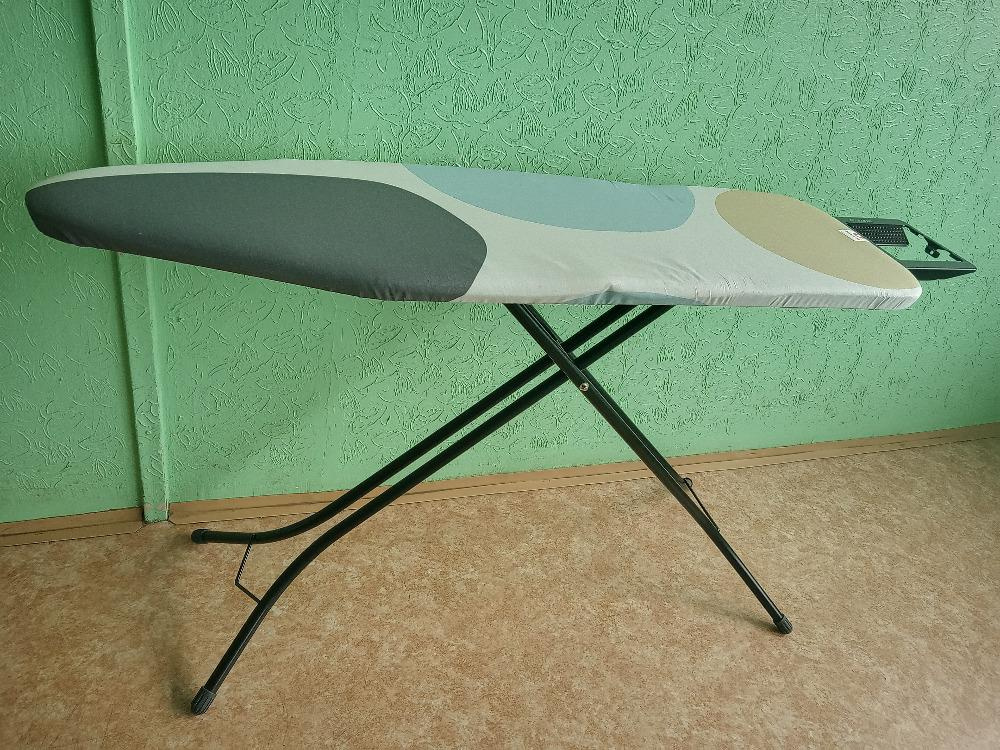 NOVÉ velké žehlící prkno Brabantia se zásuvkou