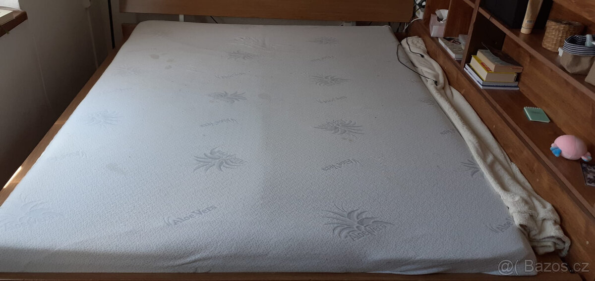 Prodám matraci na postel 200x160