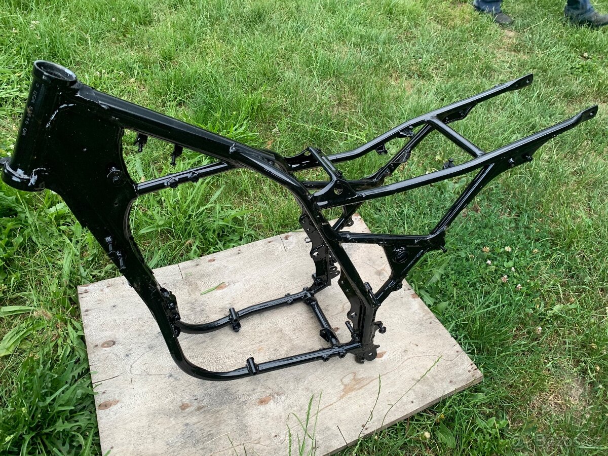 Rám+doklad Suzuki DR659 1990