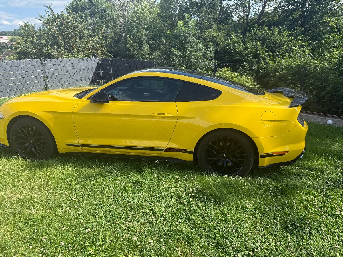 Ford Mustang V8 evropský model . Manuál Remus