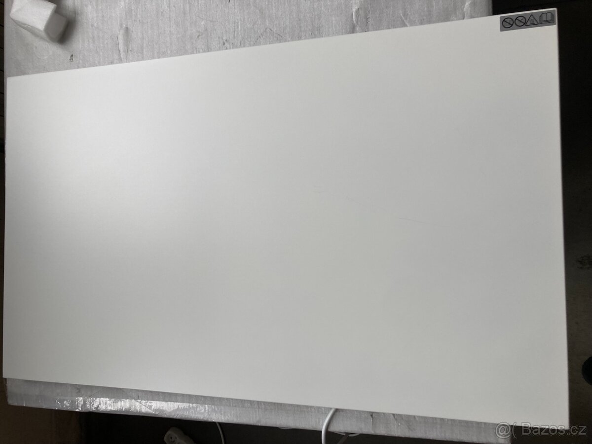 Topný infrapanel na stěnu 580 W