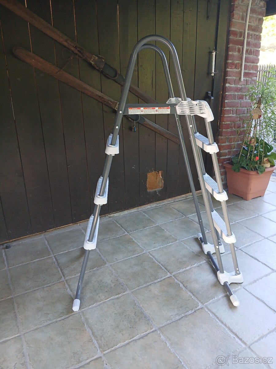 Schůdky do bazénu Intex 1.1 m