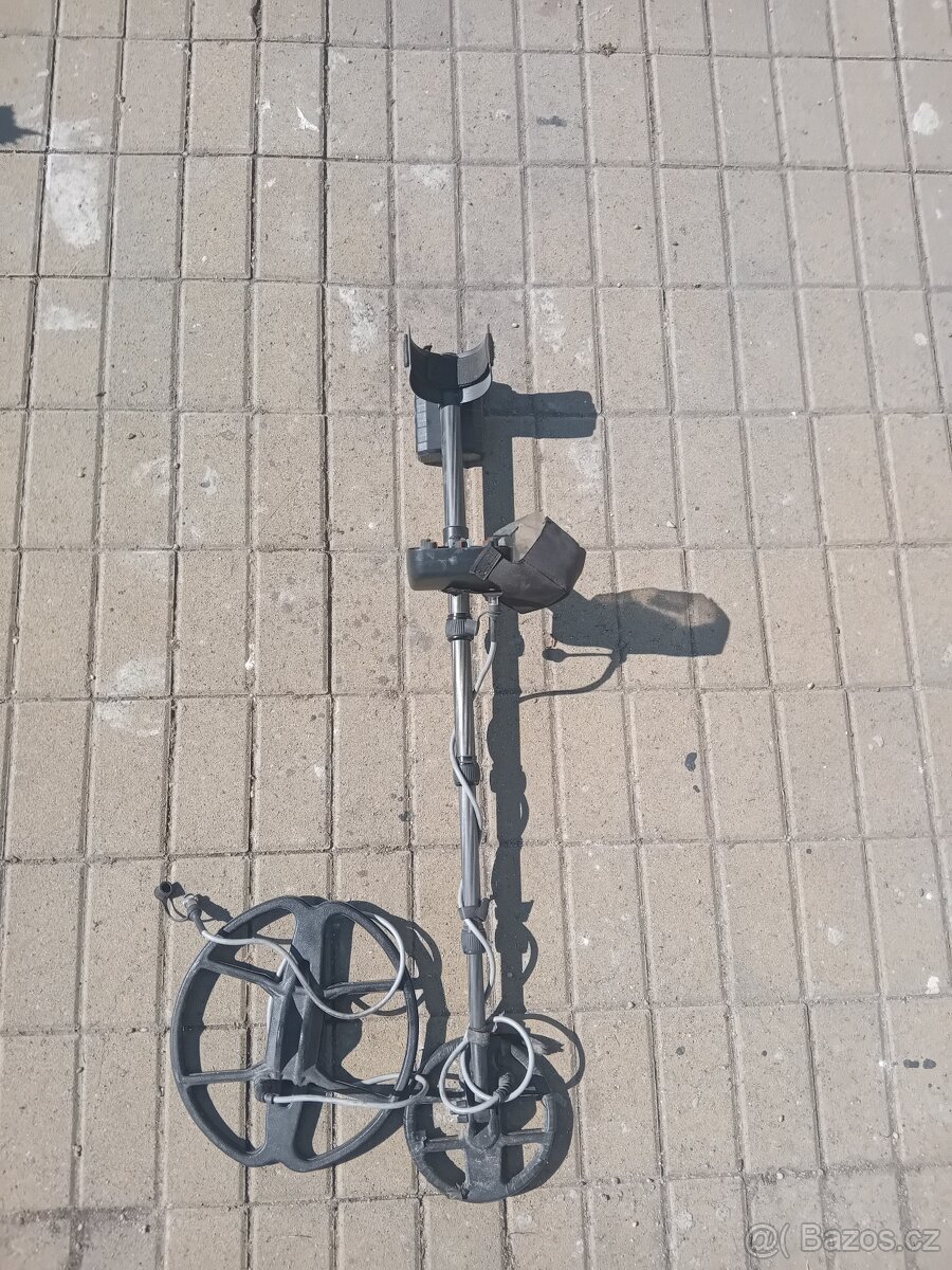 Detektor kovů Golden mask pro4