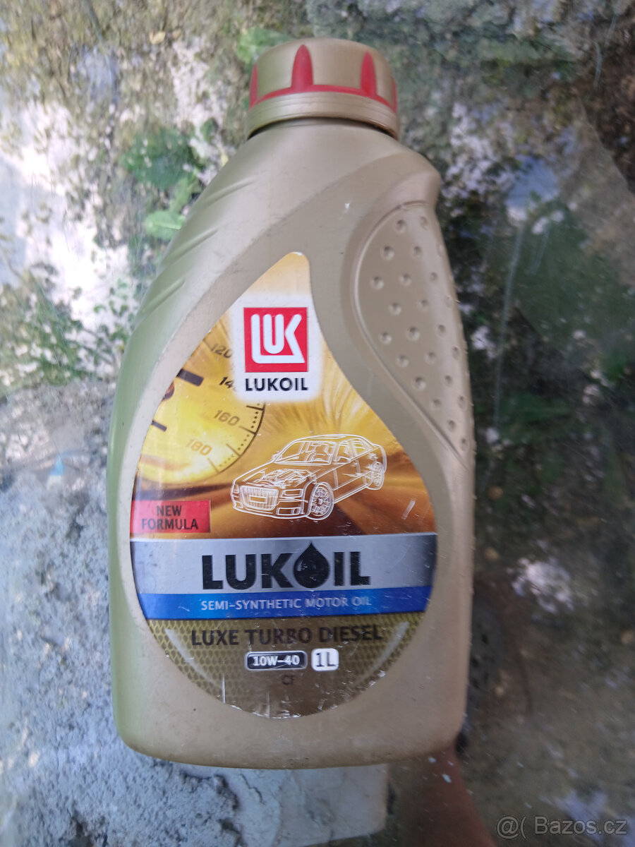 Polosyntetický motorový olej Lukoil 10W40,1litr