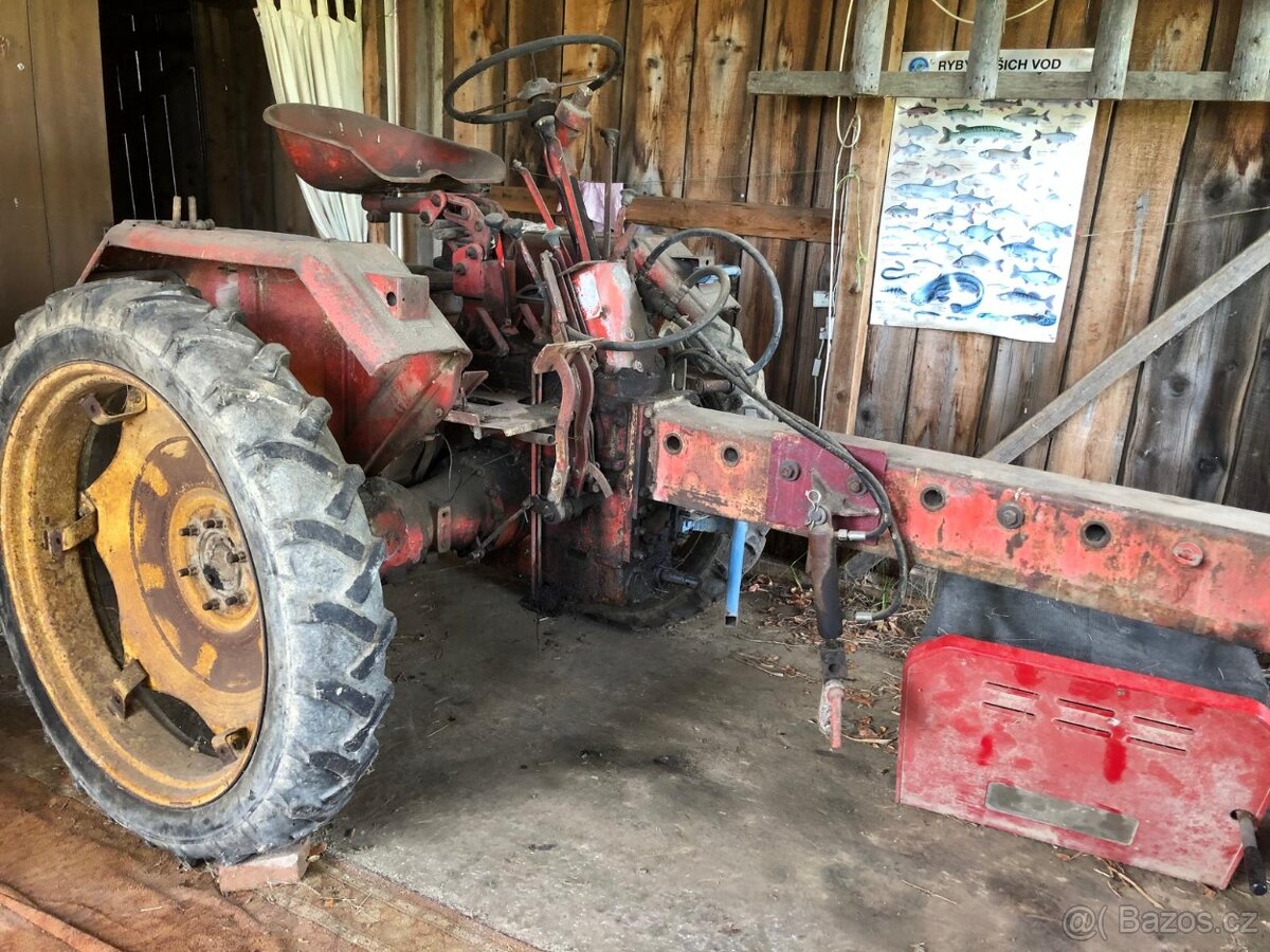 Traktor RS-09 dvouválec