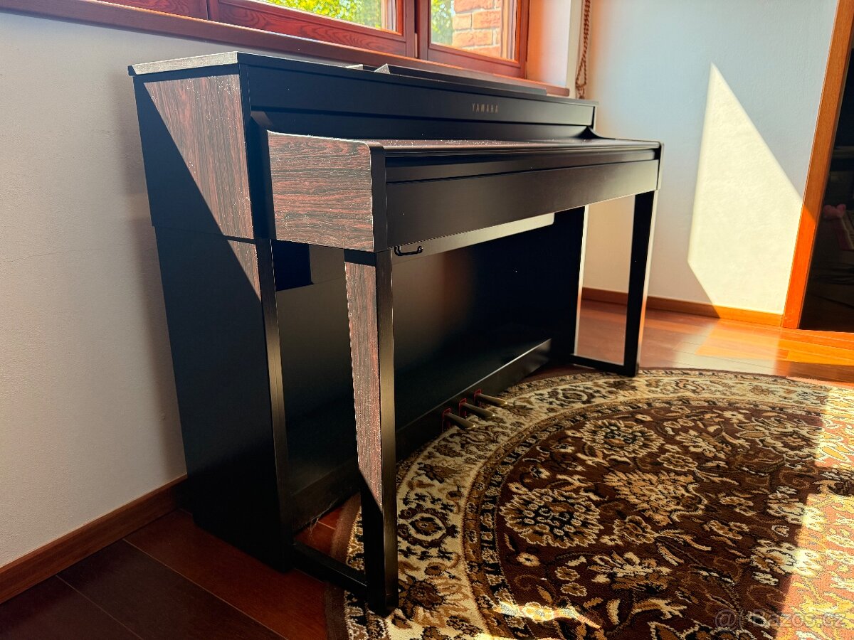 Yamaha Clavinova CLP-470R- digitální piano