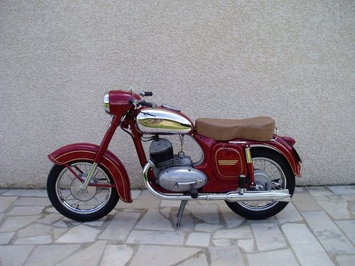 Jawa 350/354 Kývačka