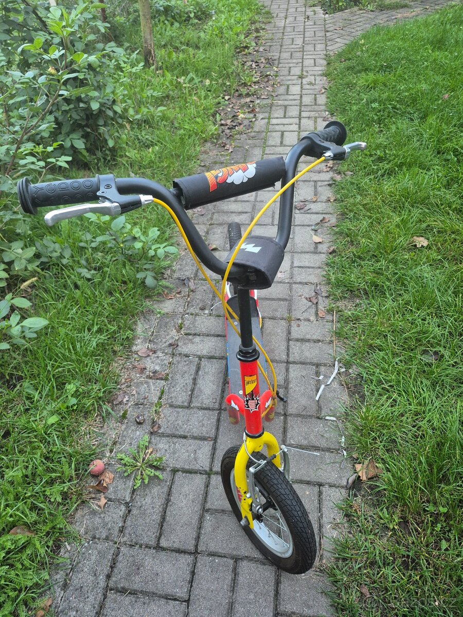 Dívčí koloběžka