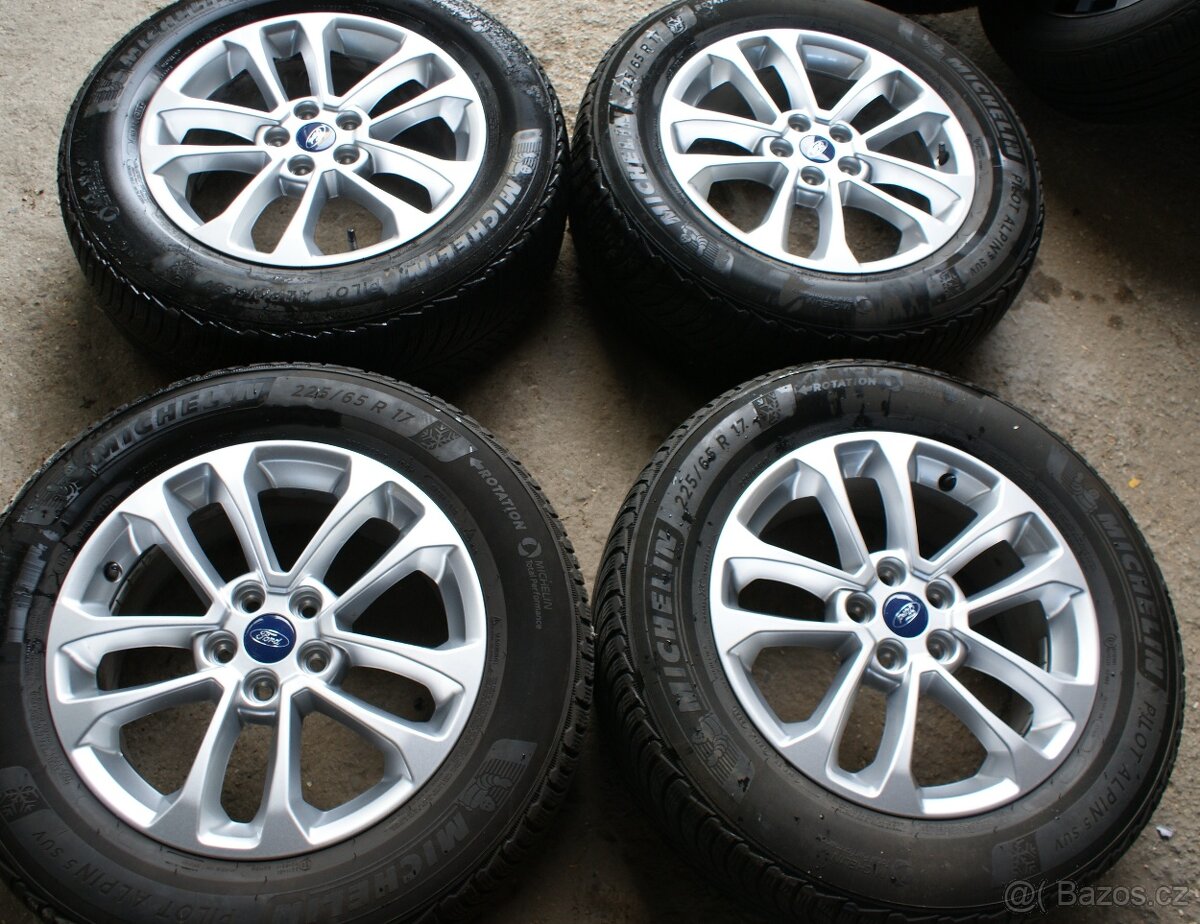 4x alu kola original Ford R17 pekne s pneu a TPMS