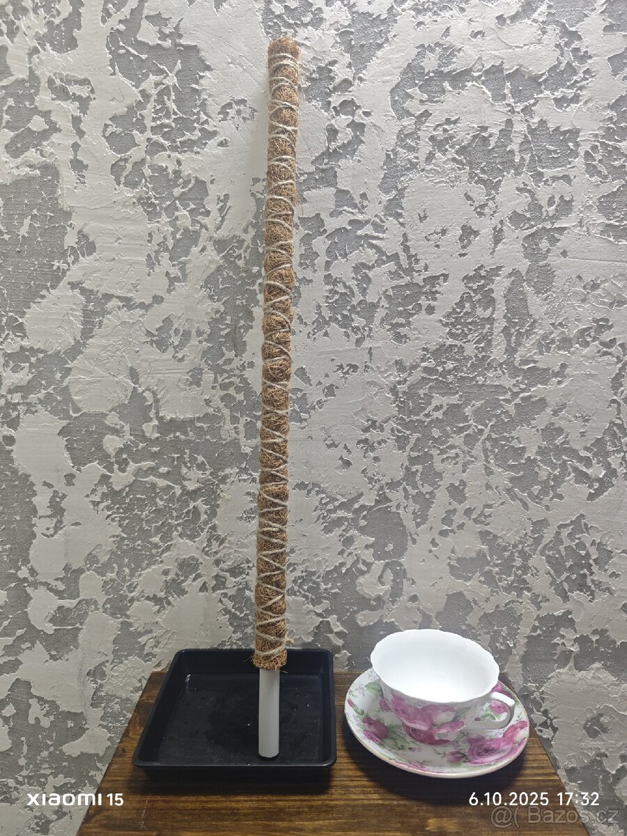 Opěrná kokosová tyč