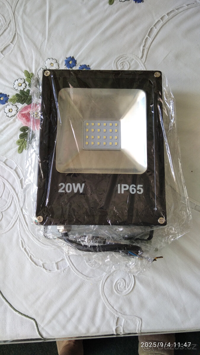 Led venkovní reflektor