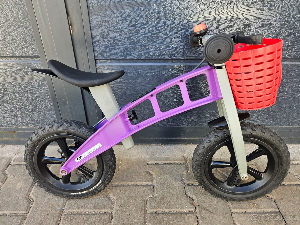 Dětské odrážedlo First Bike