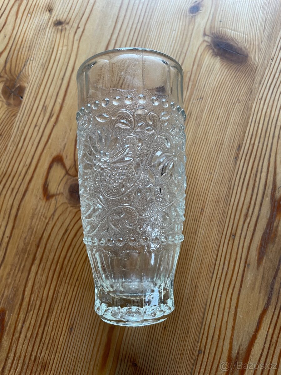 skleněná vázička 16 cm