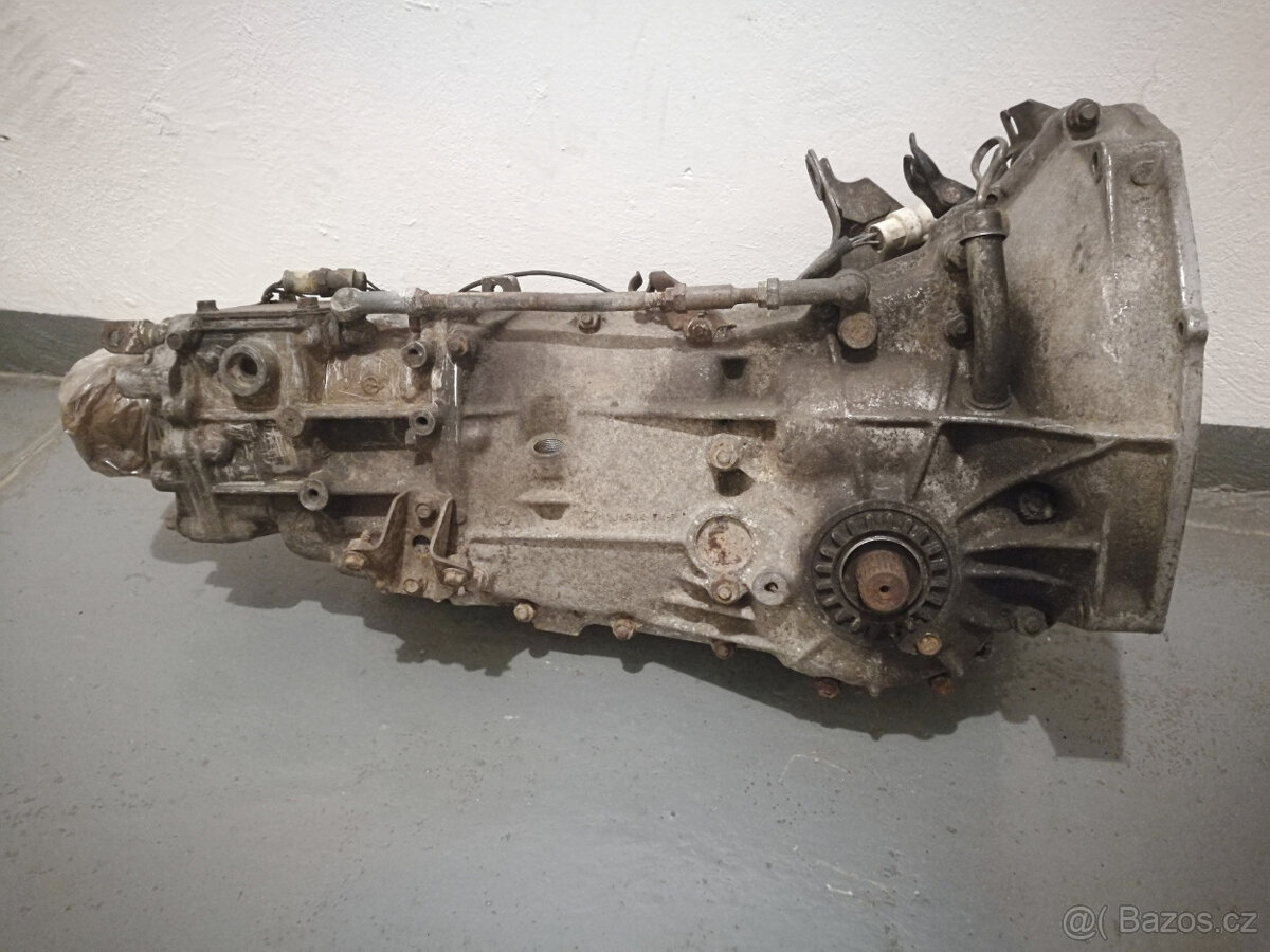 SUBARU LEONE 1800 - převodovka, řízení, světla aj. díly