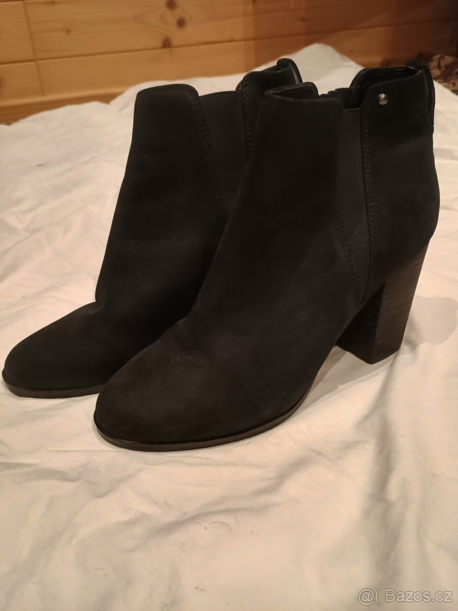 Prodám luxusní kožené černé boty na podpatku vel. 37