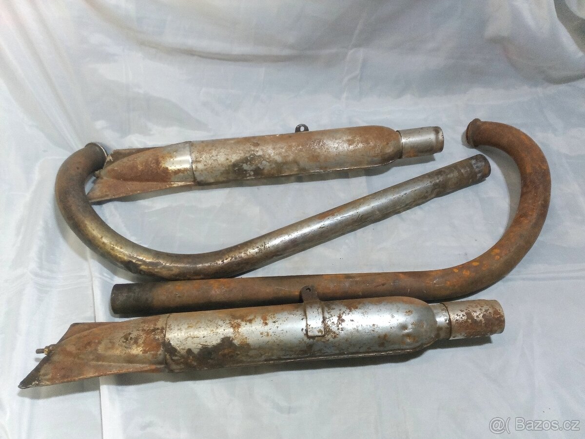 Pérák FJ první typ výfuky