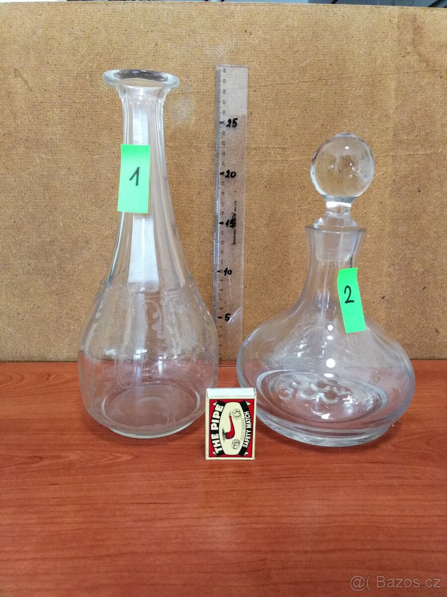 PRODÁM STARÉ SKLENĚNÉ KARAFY