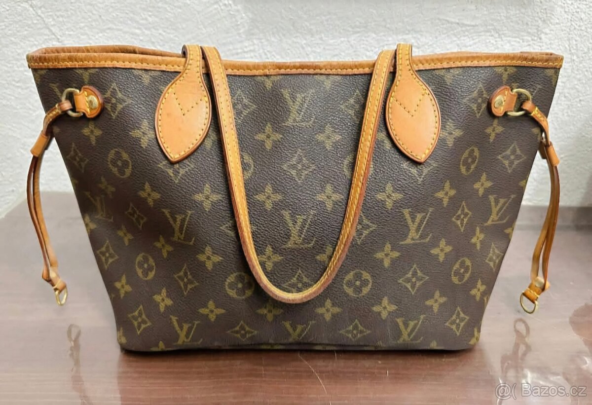Louis Vuitton Neverfull PM
