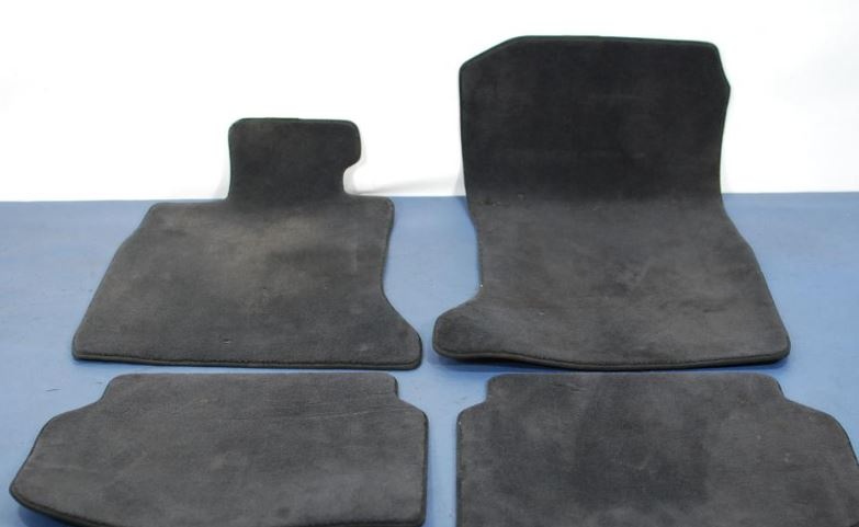 Prodám set textilních koberců do BMW 530d xDrive (r.2013)