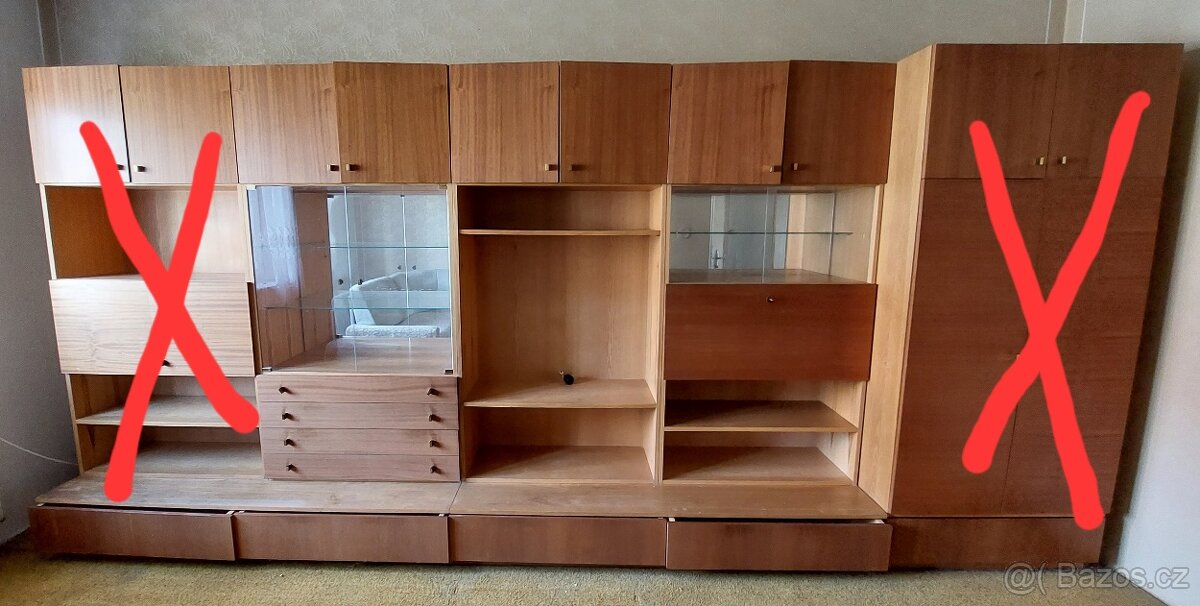 Obývací stěna nepoškozená