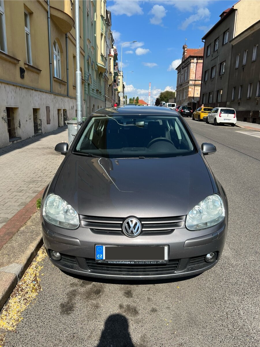 Volkswagen Golf 5, 1.6 benzin